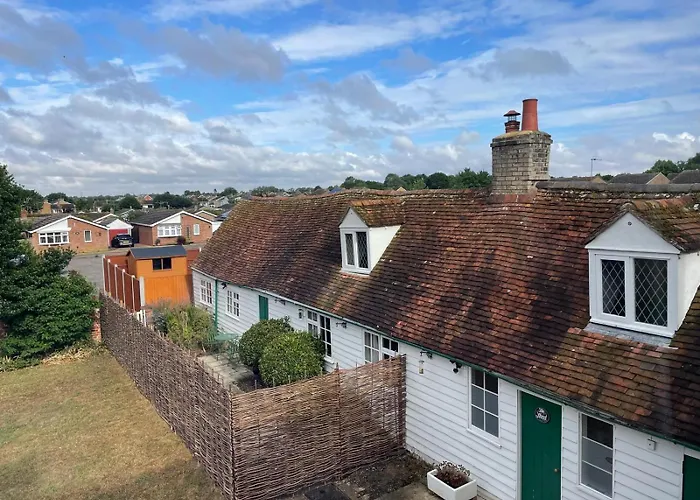 Cozy One-Bedroom Cottage In Great Tey